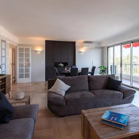 Superb Floor, Sea And Mountain View דירה
