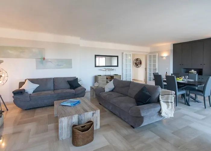 Superb Floor, Sea And Mountain View Apartment *